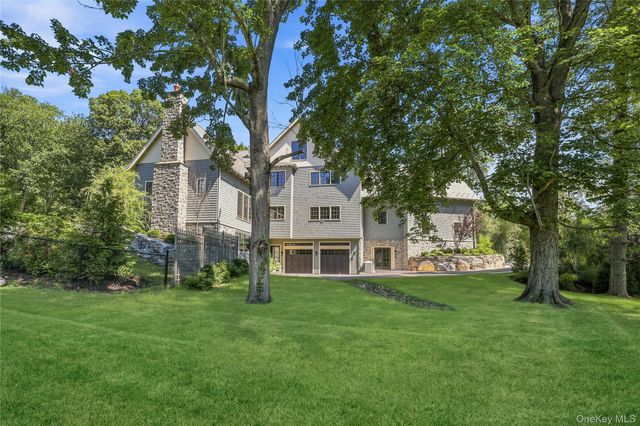 2 Barry Court, Katonah, NY 10536
