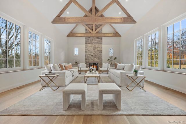 2 Barry Court, Katonah, NY 10536