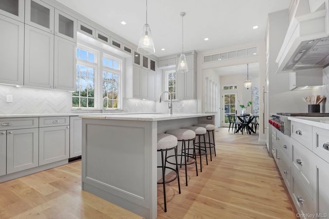 2 Barry Court, Katonah, NY 10536
