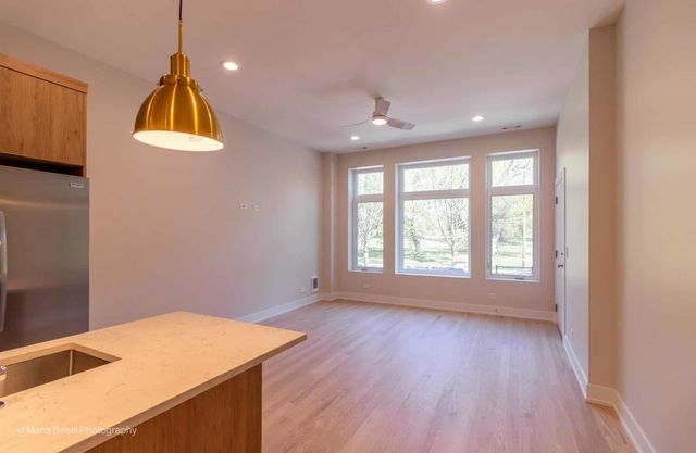 507 E 60th Street 1, Chicago, IL 60637