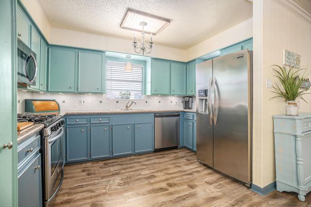 1223 Sailfish Street, Bayou Vista, TX 77563