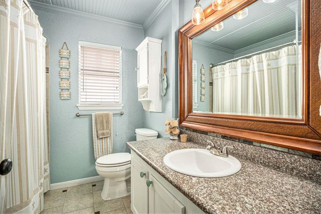 1223 Sailfish Street, Bayou Vista, TX 77563