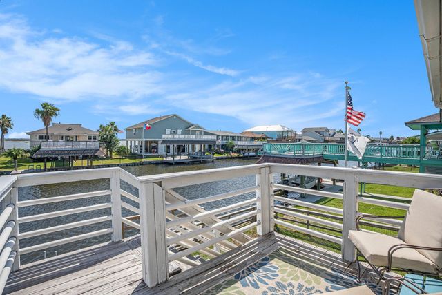 1223 Sailfish Street, Bayou Vista, TX 77563