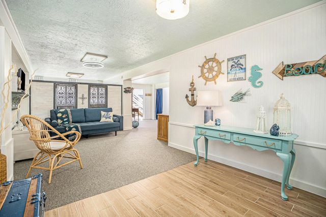 1223 Sailfish Street, Bayou Vista, TX 77563