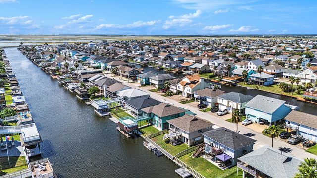 1223 Sailfish Street, Bayou Vista, TX 77563
