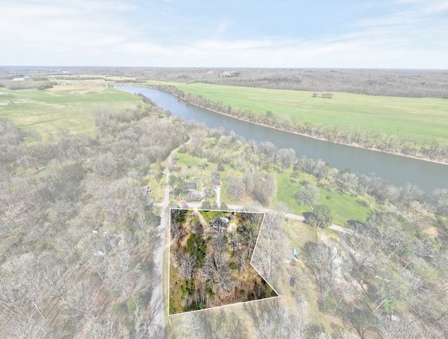 1200 Bloom Landing Rd, Charlotte, TN 37036