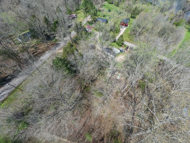 1200 Bloom Landing Rd, Charlotte, TN 37036