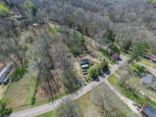 1200 Bloom Landing Rd, Charlotte, TN 37036