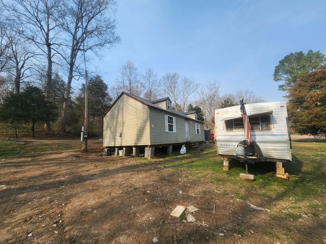 1200 Bloom Landing Rd, Charlotte, TN 37036