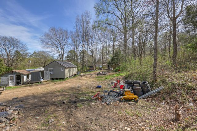 1200 Bloom Landing Rd, Charlotte, TN 37036