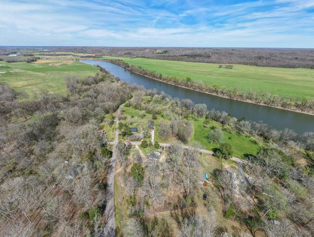 1200 Bloom Landing Rd, Charlotte, TN 37036