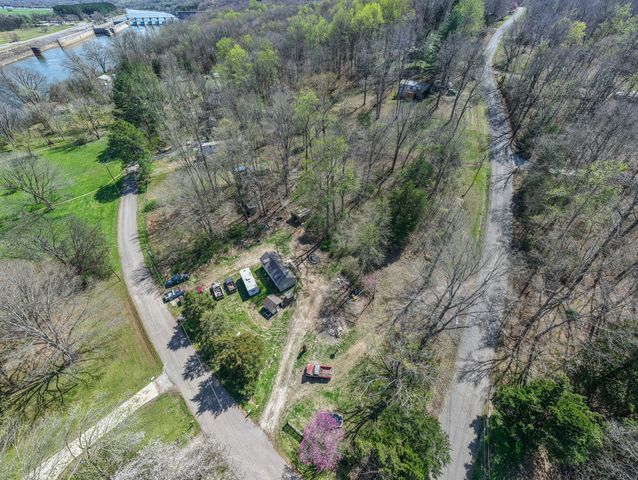 1200 Bloom Landing Rd, Charlotte, TN 37036