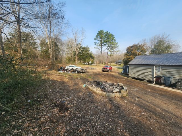 1200 Bloom Landing Rd, Charlotte, TN 37036