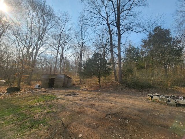 1200 Bloom Landing Rd, Charlotte, TN 37036