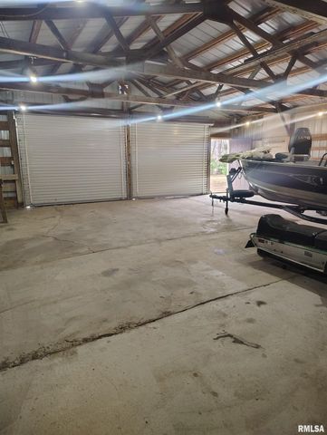 15701 E Highway 9, Canton, IL 61520