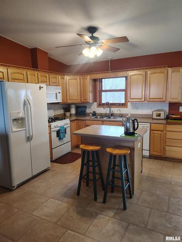 15701 E Highway 9, Canton, IL 61520