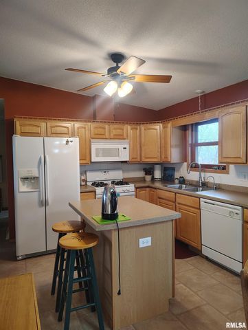 15701 E Highway 9, Canton, IL 61520