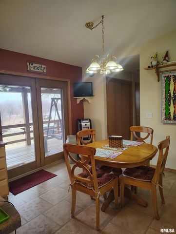 15701 E Highway 9, Canton, IL 61520