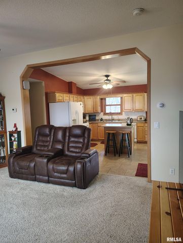 15701 E Highway 9, Canton, IL 61520