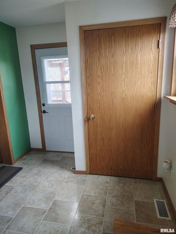 15701 E Highway 9, Canton, IL 61520