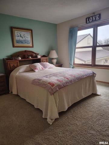 15701 E Highway 9, Canton, IL 61520