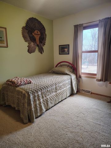 15701 E Highway 9, Canton, IL 61520