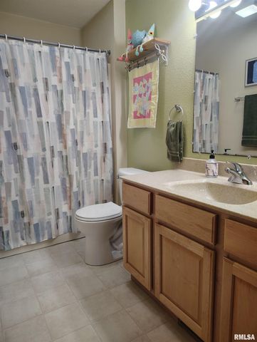 15701 E Highway 9, Canton, IL 61520