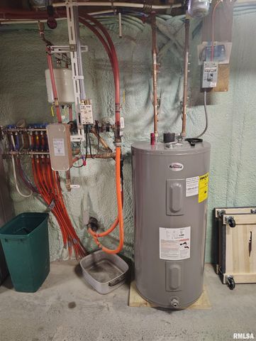 15701 E Highway 9, Canton, IL 61520