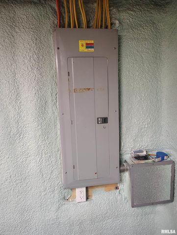 15701 E Highway 9, Canton, IL 61520