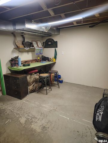 15701 E Highway 9, Canton, IL 61520