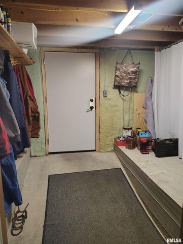 15701 E Highway 9, Canton, IL 61520