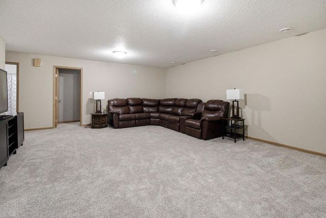610 3rd Street E, Horace, ND 58047