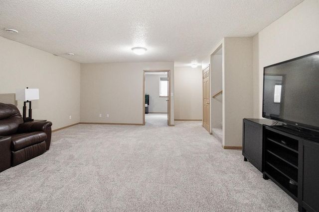 610 3rd Street E, Horace, ND 58047
