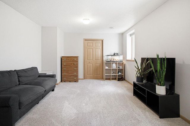 610 3rd Street E, Horace, ND 58047