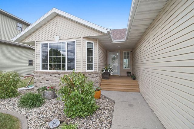 610 3rd Street E, Horace, ND 58047