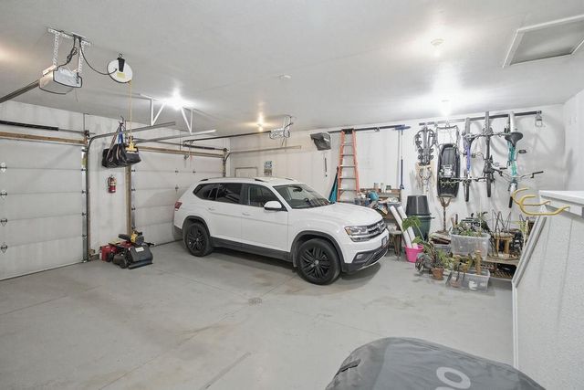 610 3rd Street E, Horace, ND 58047