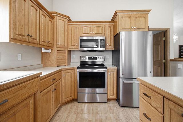 610 3rd Street E, Horace, ND 58047