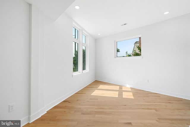 1021 S SAINT BERNARD ST, Philadelphia, PA 19143