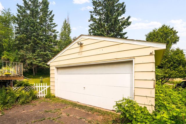 832 N 43rd Avenue W, Duluth, MN 55807
