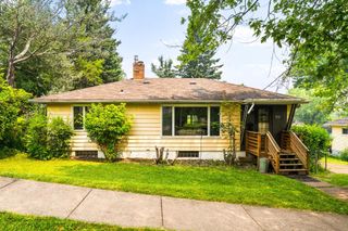 832 N 43rd Avenue W, Duluth, MN 55807