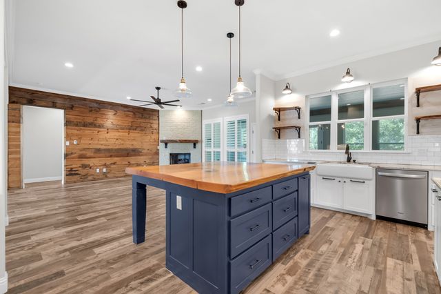 119 Breeders Drive, Willow Park, TX 76087