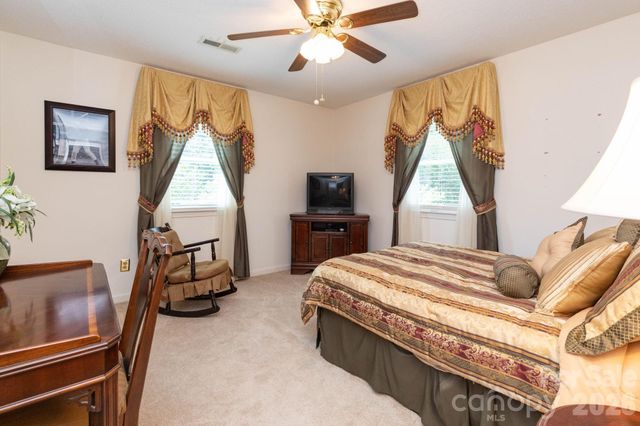 84 Portcrest Heights, Marion, NC 28752