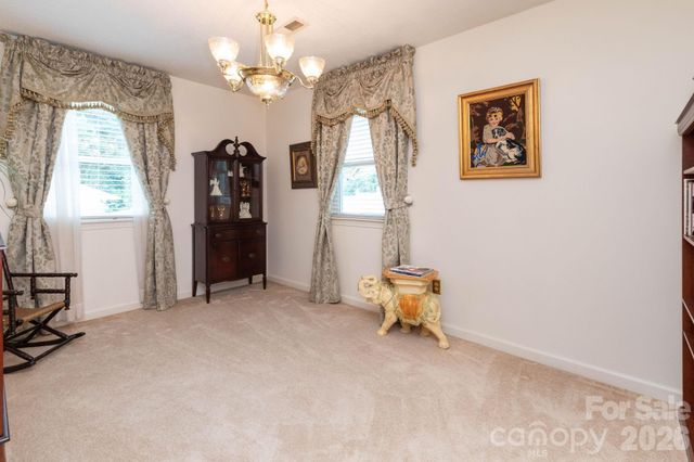 84 Portcrest Heights, Marion, NC 28752