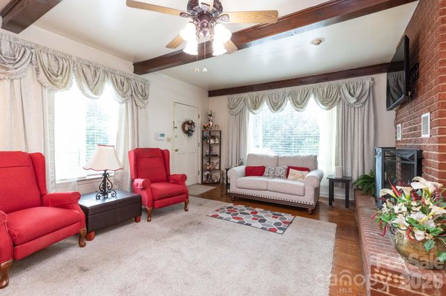 84 Portcrest Heights, Marion, NC 28752