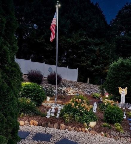 84 Portcrest Heights, Marion, NC 28752
