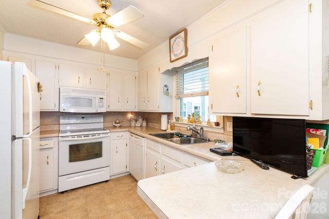 84 Portcrest Heights, Marion, NC 28752