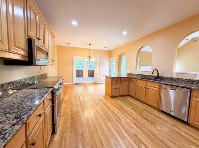 6724 Cold Stream Dr, Nashville, TN 37221