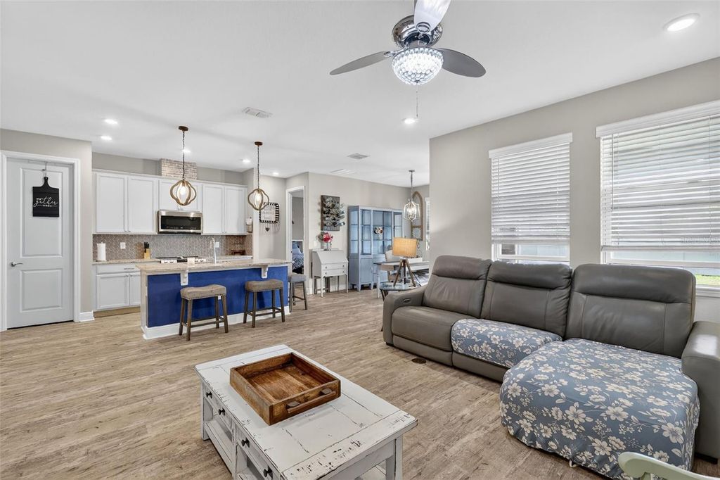 Image 7 of property listing at 231 MESSINA PLACE, Howey In The Hills, FL 34737