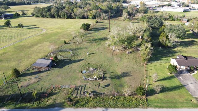 1006 Sinclair Street, West Columbia, TX 77486