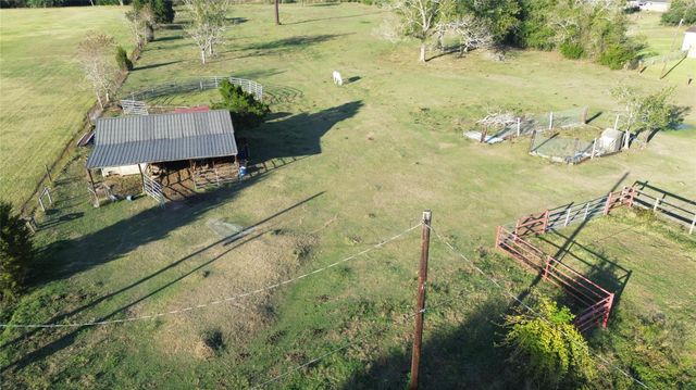 1006 Sinclair Street, West Columbia, TX 77486